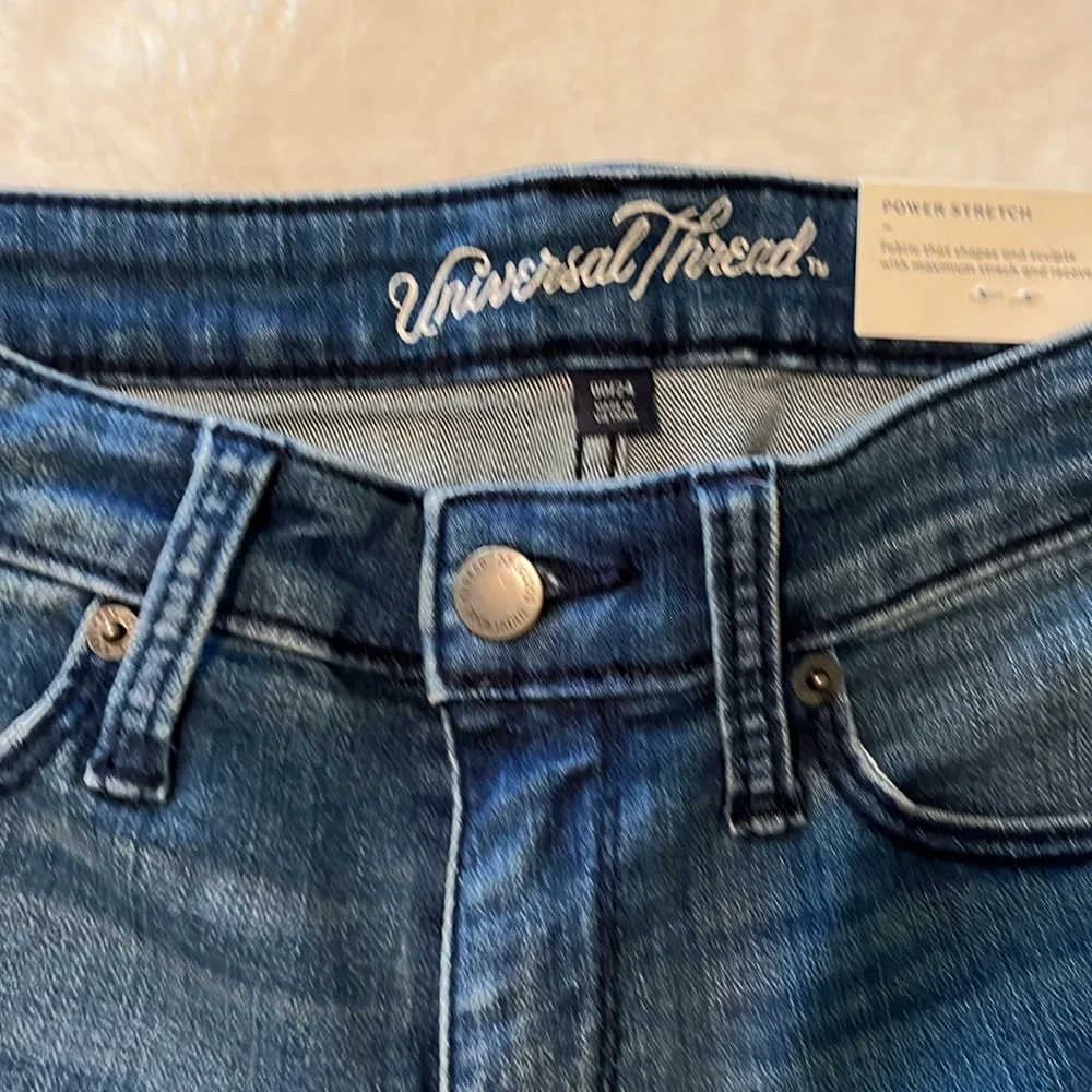 Universal Thread Shorts - Picture 3 of 3